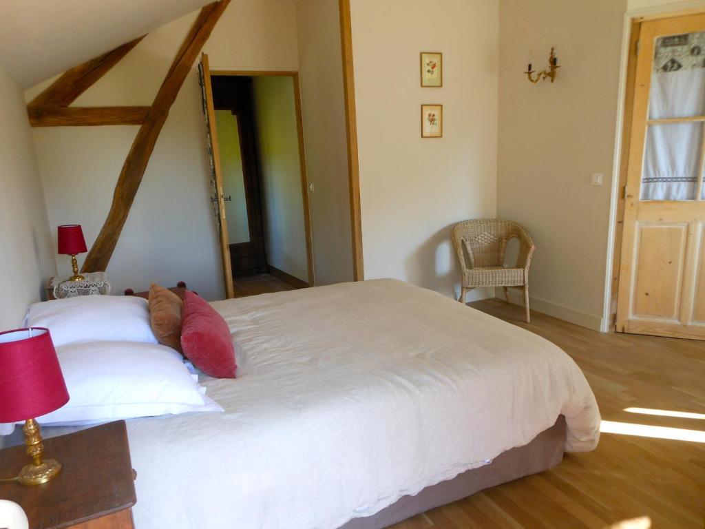 Auberge De La Tuilerie Surgy Rum bild